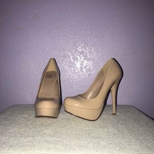 Nude/ Beige heels
